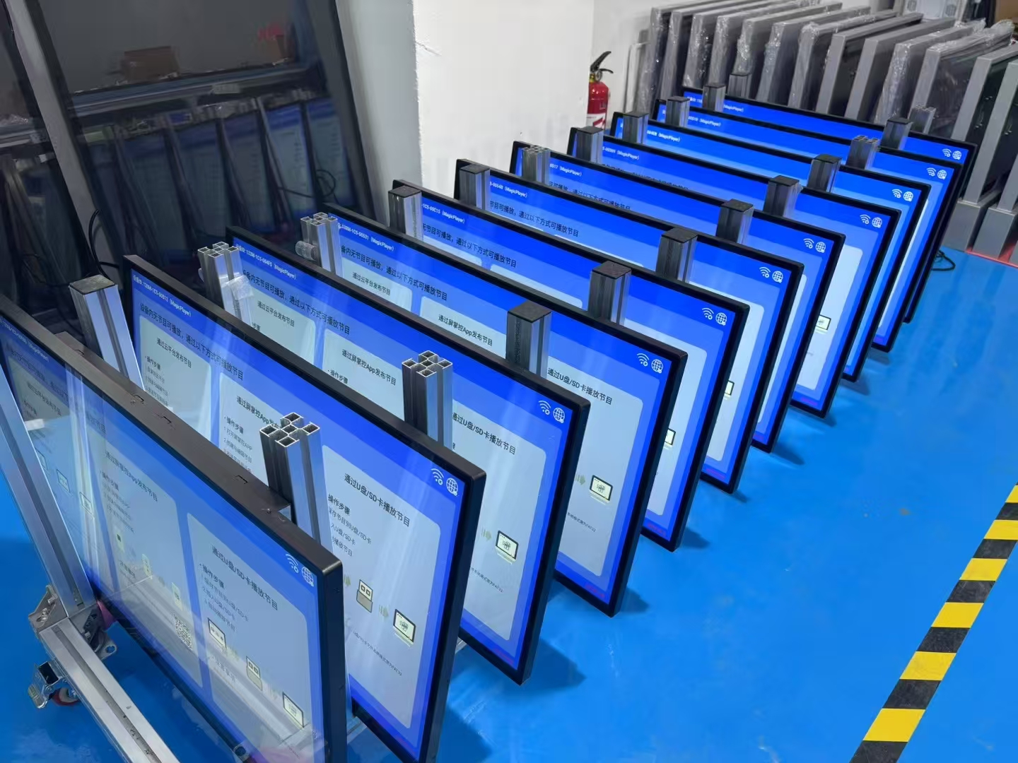 壁挂液晶广告机与电视机的不同之处(图1)