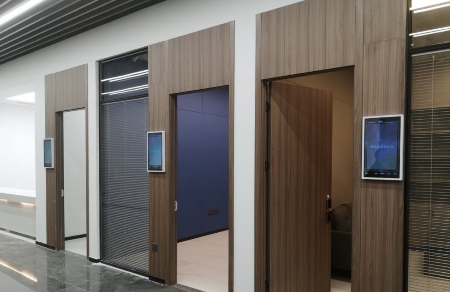 方寸之间藏智慧，门牌屏显非凡品味