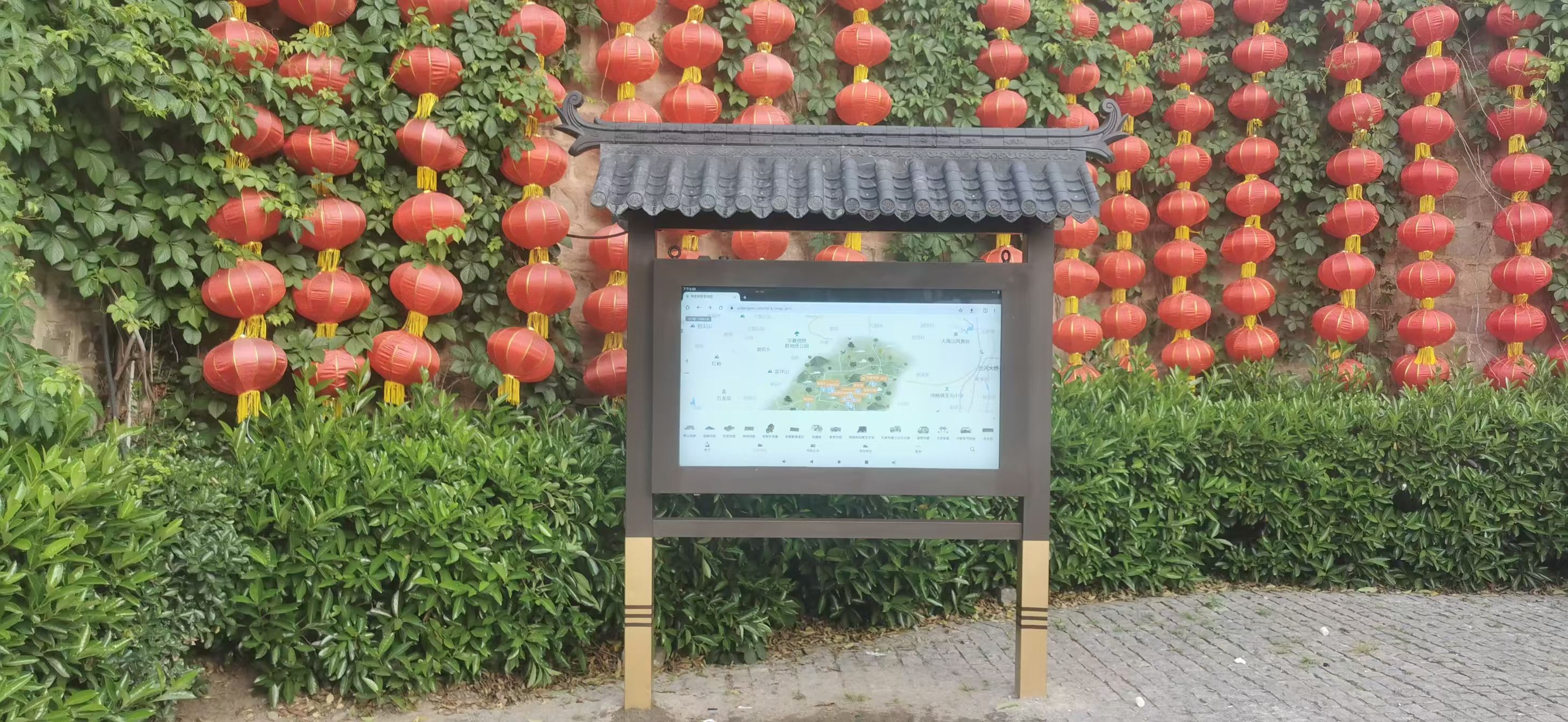 高格欣科技户外立式广告机：城市空间里商业与公共服务的智能担当(图3)