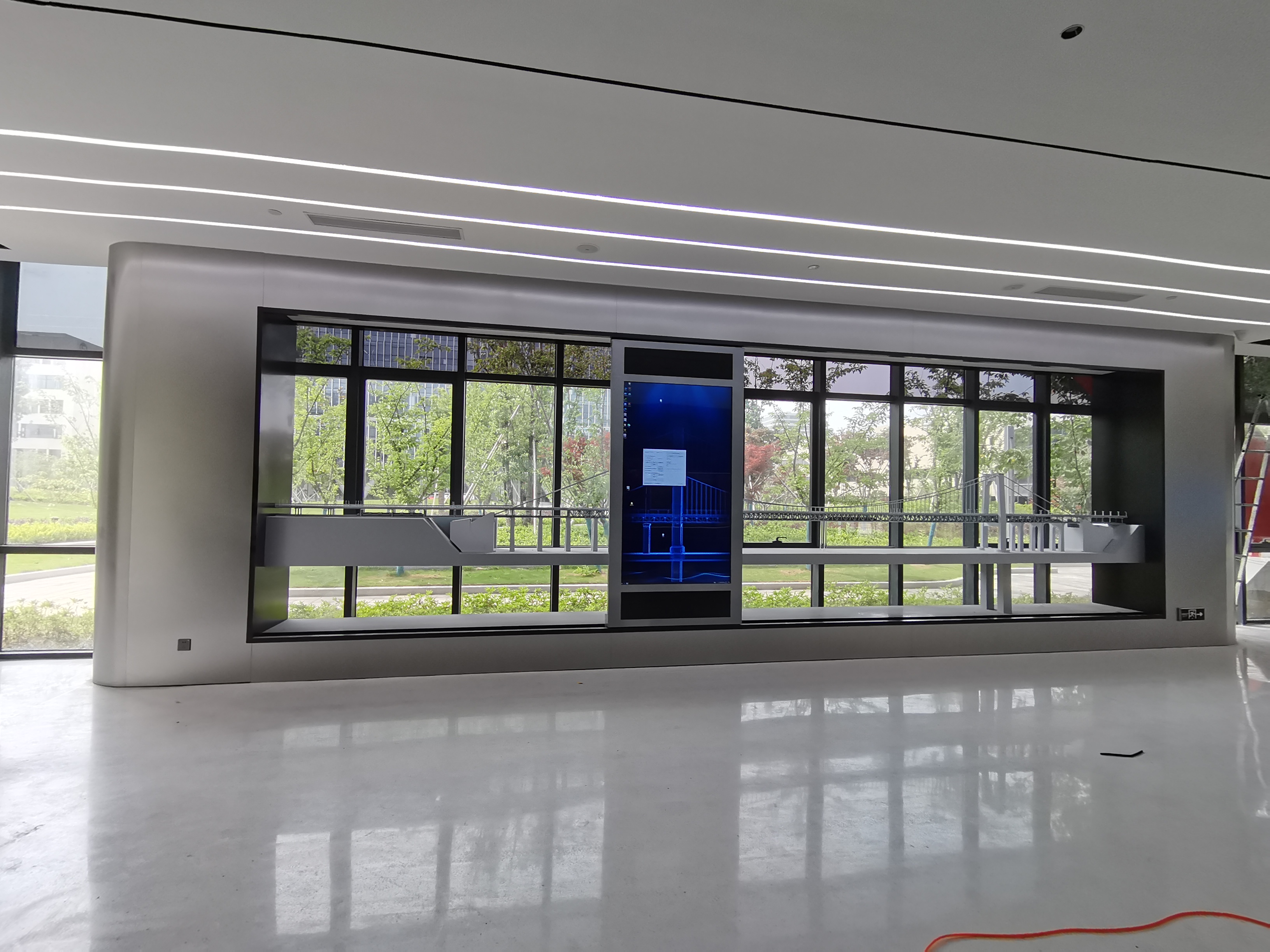 高格欣互动滑轨屏：使用场景与安装方式全解析(图2)