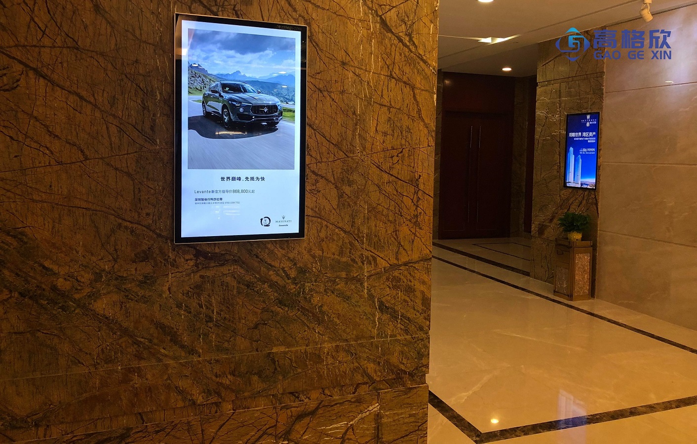 高格欣科技|43寸智能液晶广告机壁挂宾馆酒店专用：提升住客体验的营销新载体