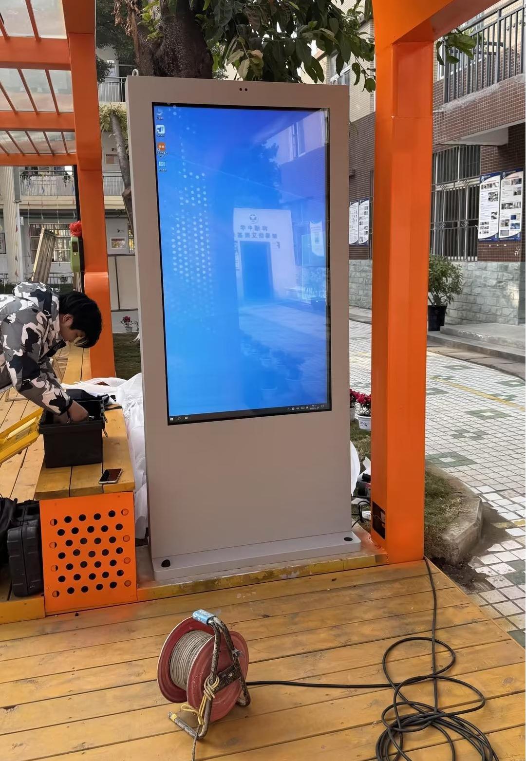 1.1.2 (5).jpeg 高格欣科技教你筑户外广告机安装指南,牢安全与效果双防线(图1)