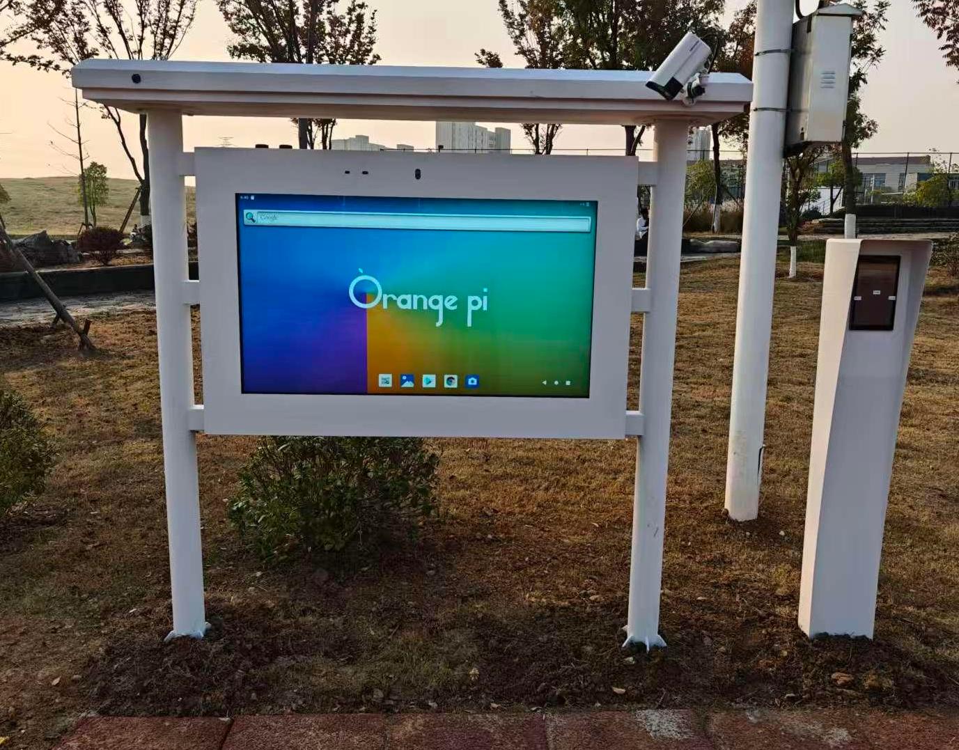 高格欣科技户外液晶广告一体机的全场景赋能